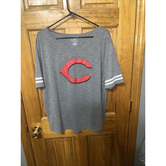 Cincinnati MLB Women's 5th & Ocean Gray T-Shirt XXL  With Cincinnati Reds Hat - Picture 7 of 9